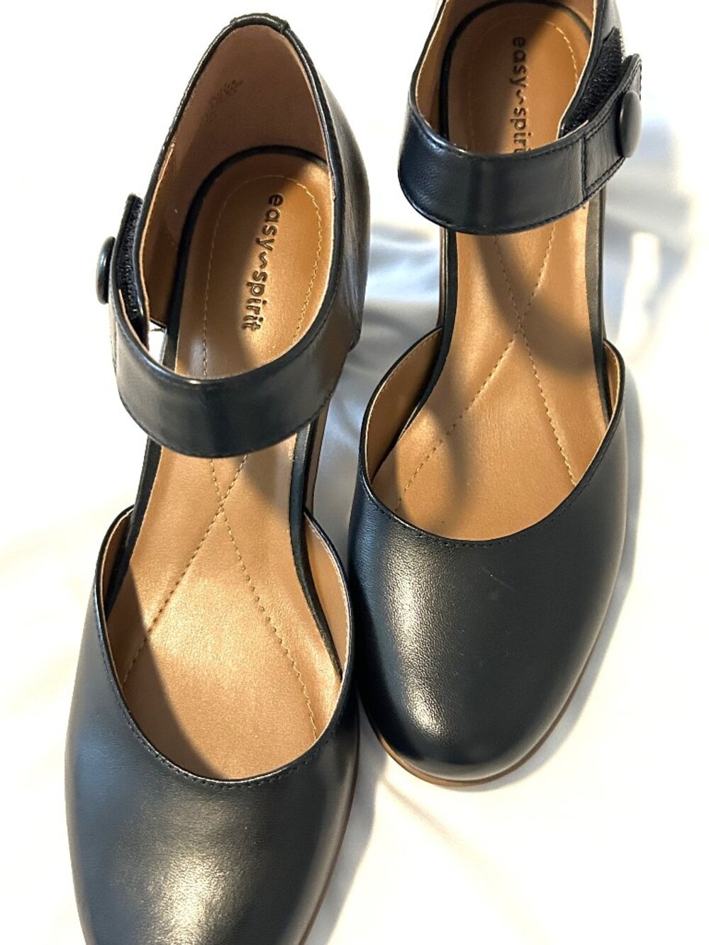 NWOT Easy Spirit black Mary Janes, size 9N